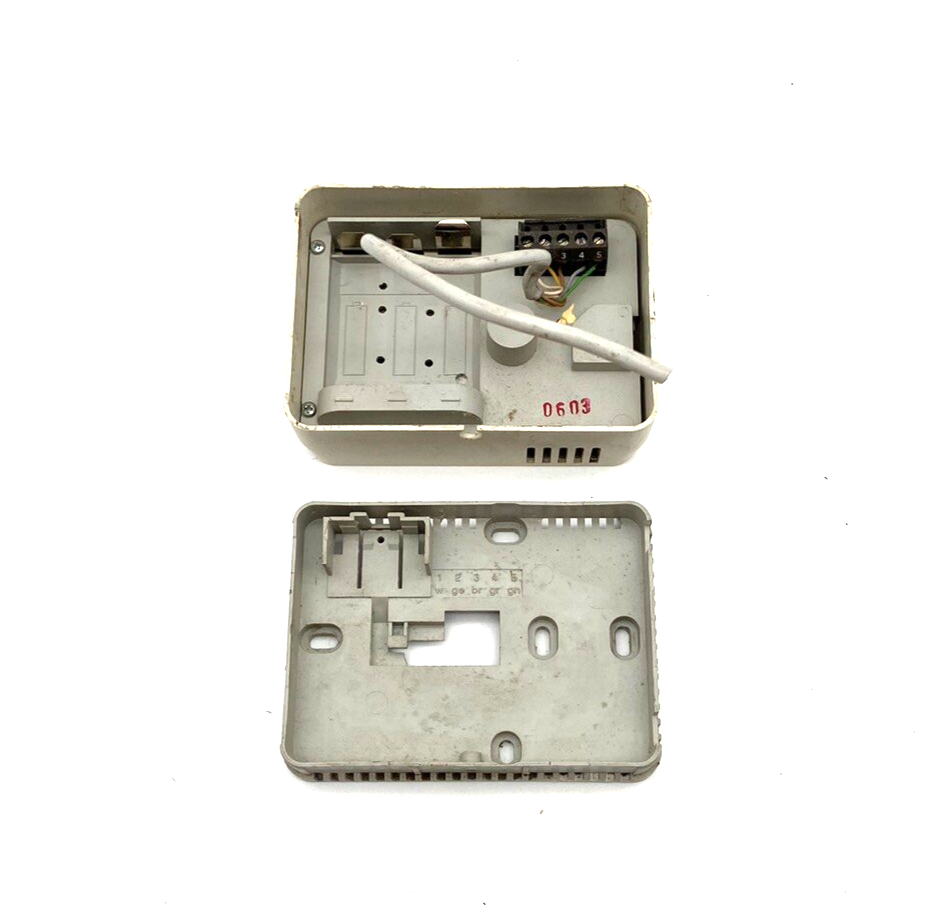 Centra Raumtronic EHR 1F / EHR 100F mit Wandsockel