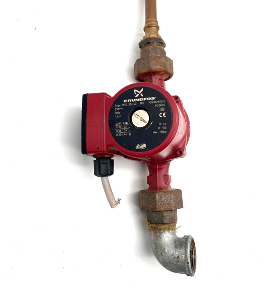 Grundfos Heizungspumpe Pumpe UPS 25 40 180 96281379